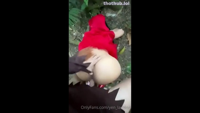 Caperucita Yen La China Follando en el Bosque