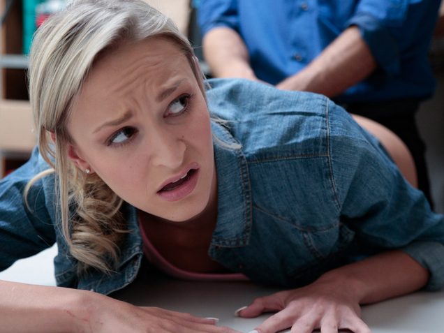 Coño apretado y dispuesto como castigo y liberación