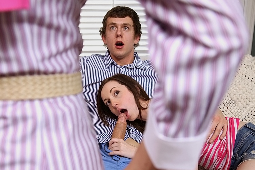 Pareja de adolescentes va a casa para un polvo rápido