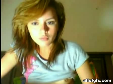 Adolescente de 18 años se masturba para cámara web