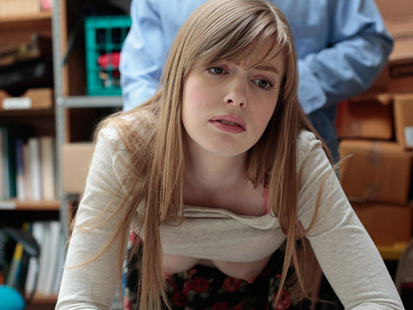 Cachonda caliente Dolly Leigh le encanta follar una polla enorme