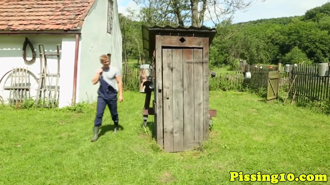 Chicas peefetish al aire libre deportes acuáticos trio