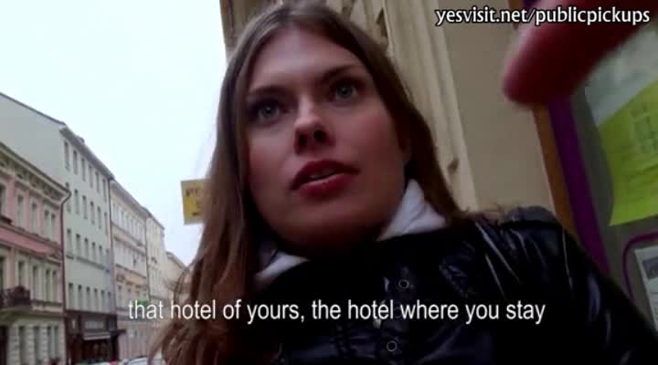 La checa Irina tiene el culo destrozado por dinero