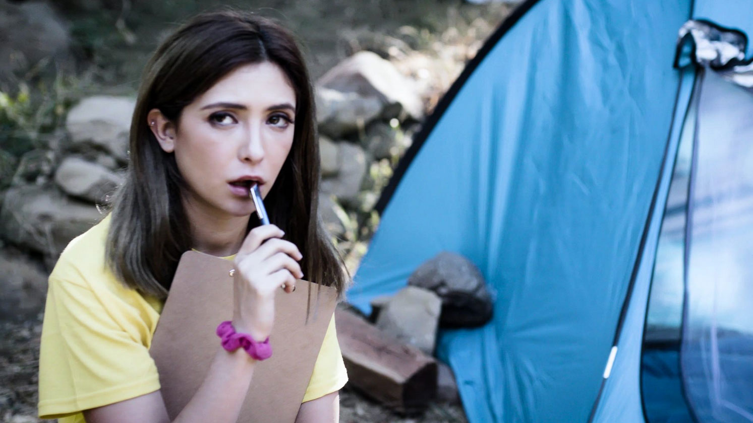 Jane Wilde gives her BF a blowjob at camping site!