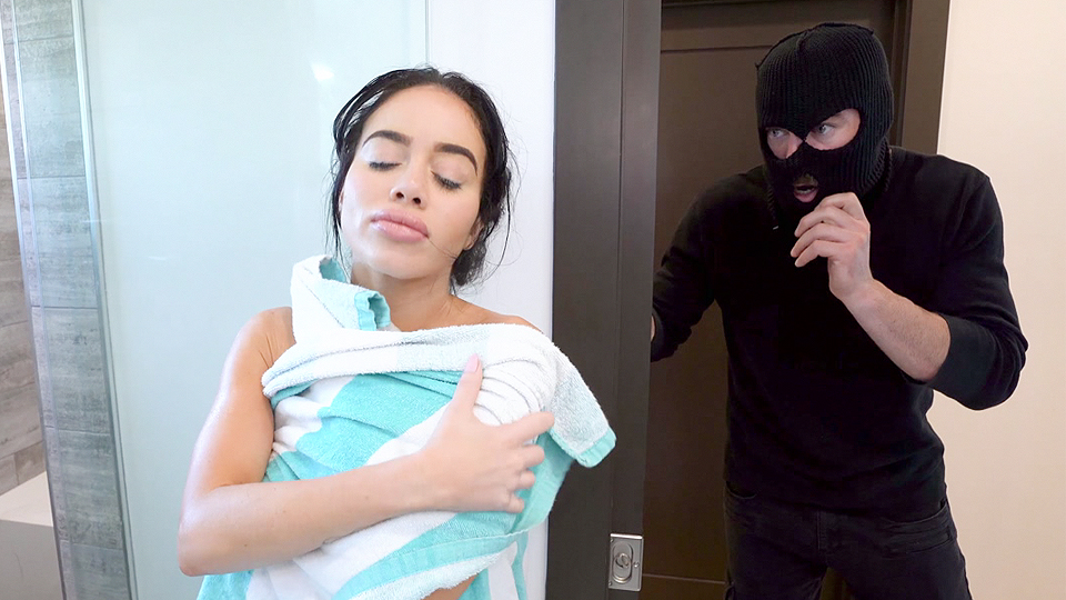 Victoria June’s panties are so awesome the break in wasn’t successful and she fucked the robber